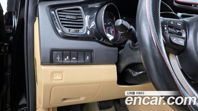 Kia Canival 2019 — photo 22