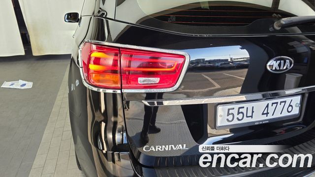 Kia Canival 2019 — photo 9