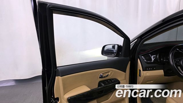 Kia Canival 2019 — photo 14