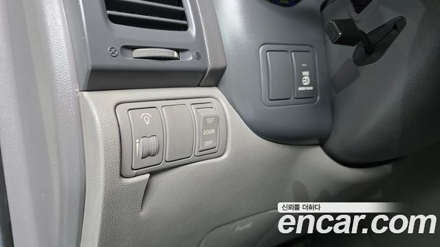 Kia Canival 2010 — photo 13