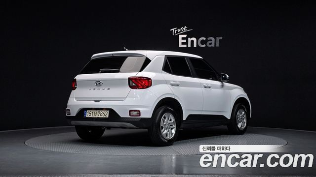 Hyundai Venue 2022 — photo 2