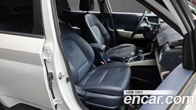 Hyundai Venue 2022 — photo 16