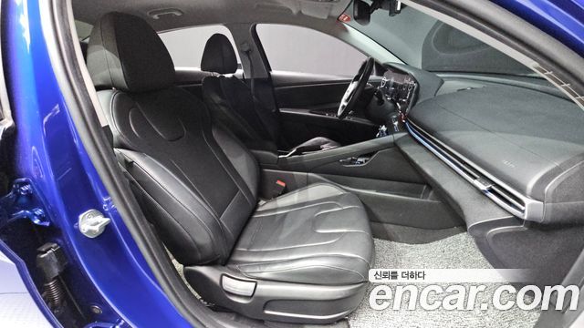 Hyundai AVANTE 2021 — photo 16