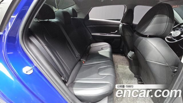 Hyundai AVANTE 2021 — photo 31