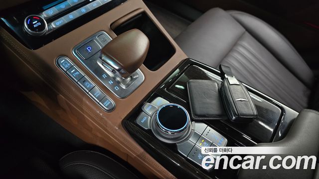 Genesis G90 2019 — photo 12