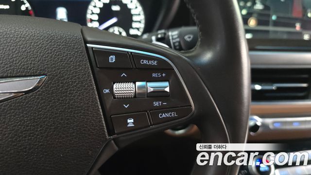 Genesis G90 2019 — photo 25