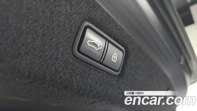 Genesis G90 2019 — photo 26