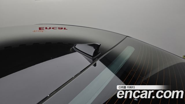 Genesis G90 2019 — photo 27