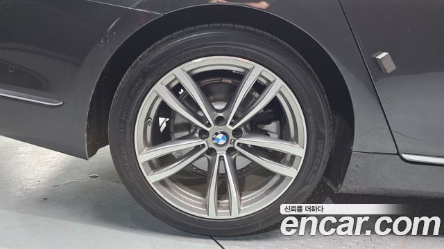 BMW 7-Series 2016 — photo 5