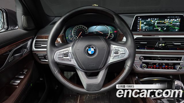 BMW 7-Series 2016 — photo 15