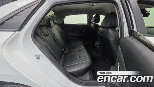 Hyundai AVANTE 2021 — photo 25