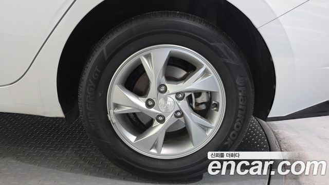 Hyundai AVANTE 2021 — photo 7