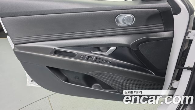 Hyundai AVANTE 2021 — photo 14
