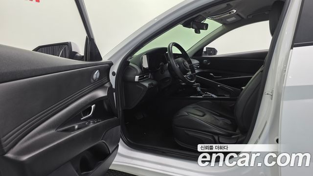Hyundai AVANTE 2021 — photo 16