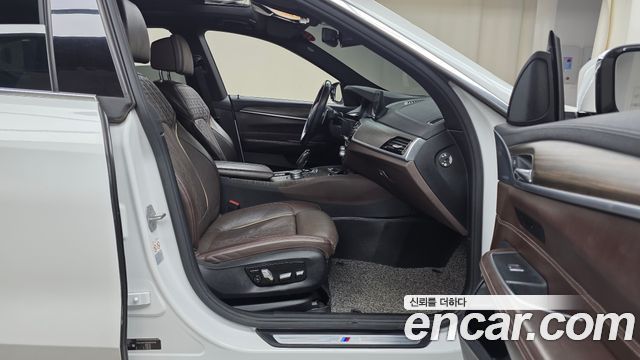 BMW Gran Turismo 2019 — photo 17