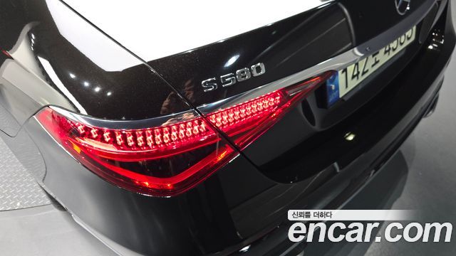 Mercedes-Benz S-Class 2021 — photo 9