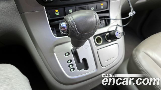 Kia Canival 2012 — photo 9
