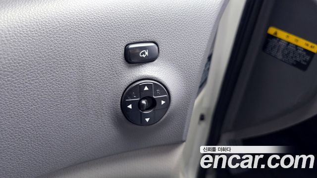 Kia Canival 2012 — photo 14