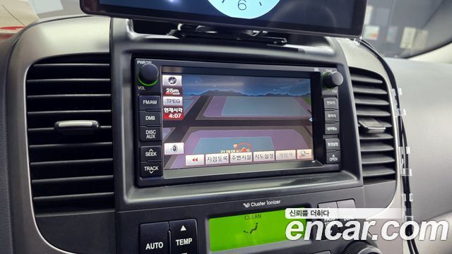 Kia Canival 2012 — photo 19