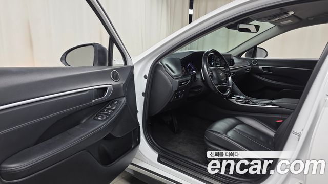 Hyundai Sonata 2022 — photo 10