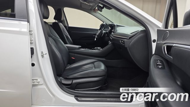 Hyundai Sonata 2022 — photo 11
