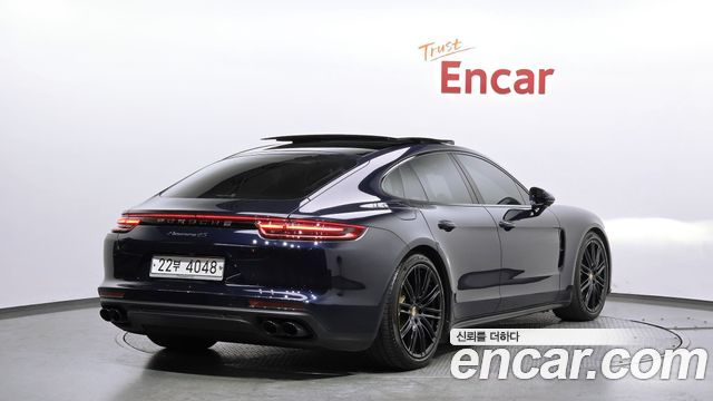 Porsche Panamera 2018 — photo 2
