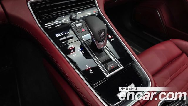 Porsche Panamera 2018 — photo 9
