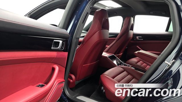 Porsche Panamera 2018 — photo 11