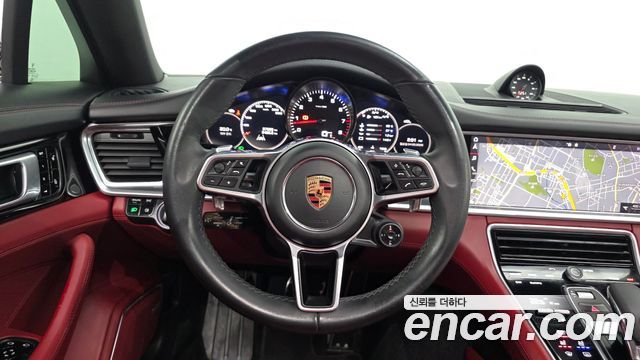 Porsche Panamera 2018 — photo 12