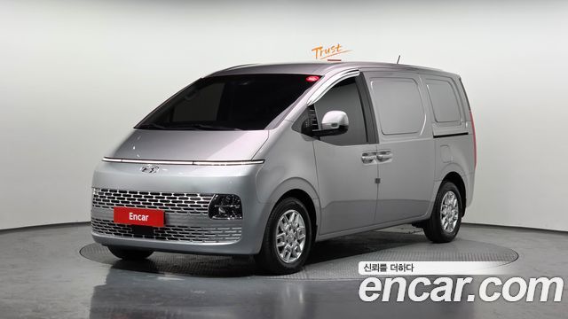 Hyundai Staria 2022 — photo 1