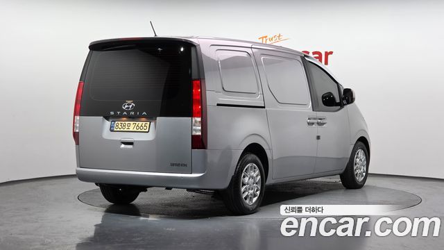 Hyundai Staria 2022 — photo 2