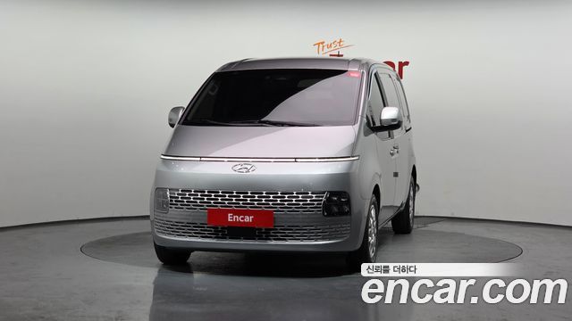 Hyundai Staria 2022 — photo 3