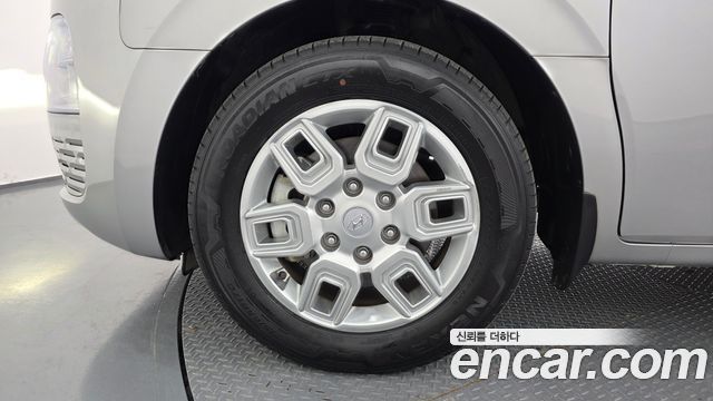 Hyundai Staria 2022 — photo 5