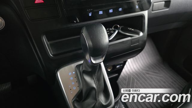Hyundai Staria 2022 — photo 12