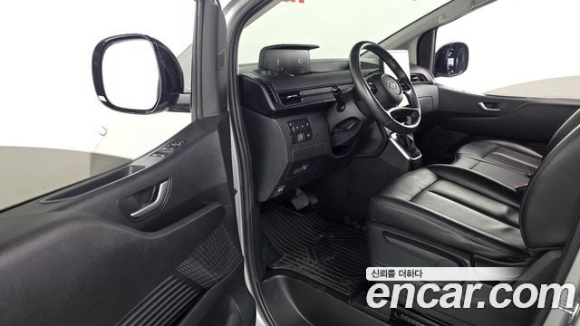 Hyundai Staria 2022 — photo 13