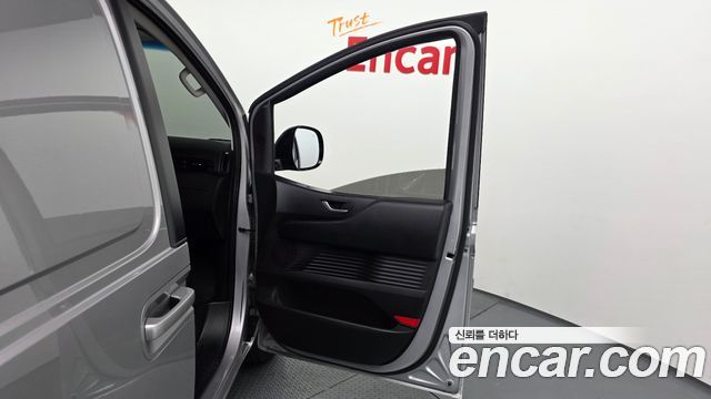 Hyundai Staria 2022 — photo 15