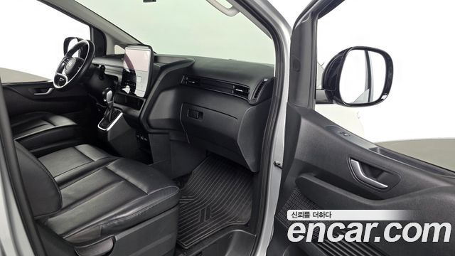 Hyundai Staria 2022 — photo 16