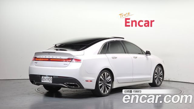 Lincoln MKZ 2017 — photo 2