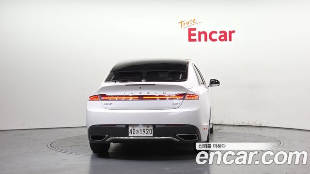 Lincoln MKZ 2017 — photo 4
