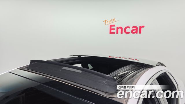 Lincoln MKZ 2017 — photo 28
