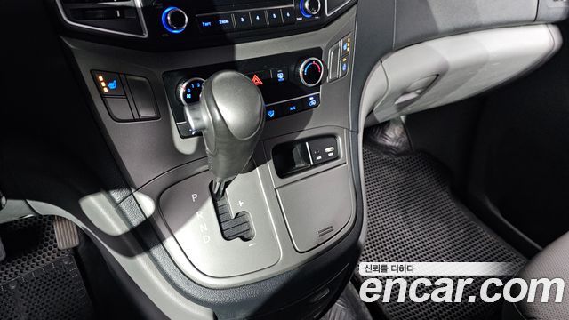 Hyundai Starex 2018 — photo 9