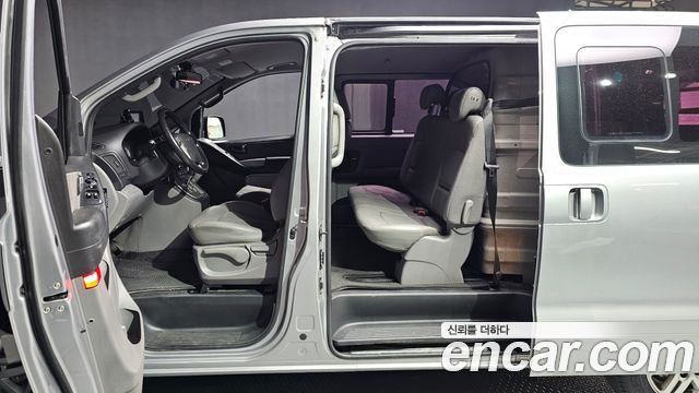 Hyundai Starex 2018 — photo 10