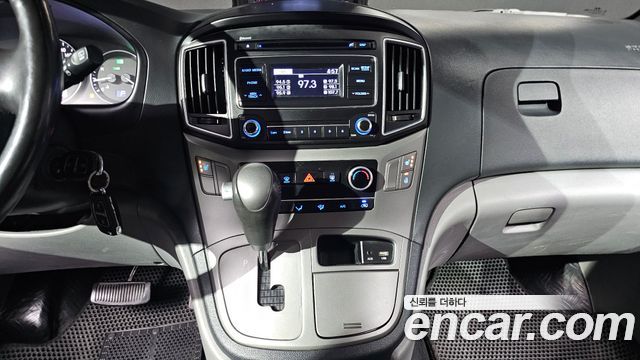 Hyundai Starex 2018 — photo 12