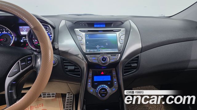 Hyundai AVANTE 2014 — photo 19