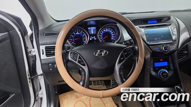 Hyundai AVANTE 2014 — photo 20