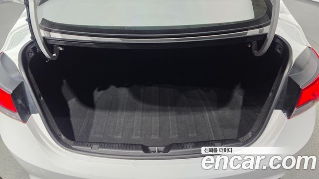 Hyundai AVANTE 2014 — photo 26