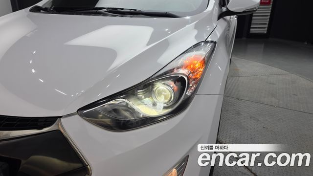 Hyundai AVANTE 2014 — photo 8