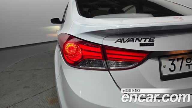 Hyundai AVANTE 2014 — photo 9