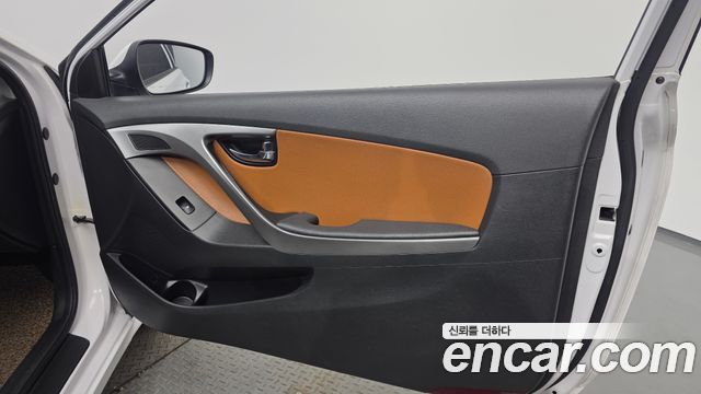 Hyundai AVANTE 2014 — photo 15