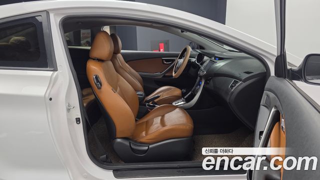 Hyundai AVANTE 2014 — photo 16